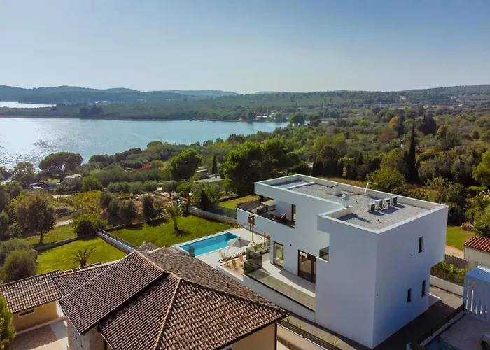 Pergosa Mit Meerblick In Medulin,istrien Villa