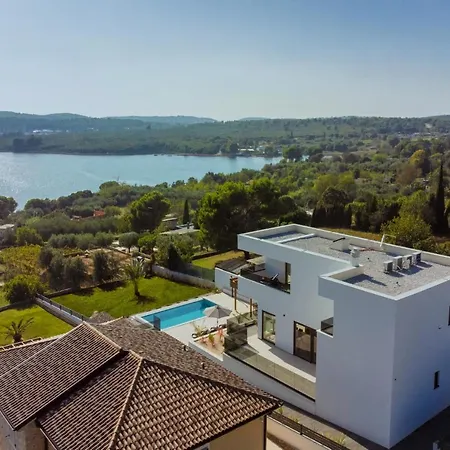 Pergosa Mit Meerblick In Medulin,istrien - By Istrabook Villa