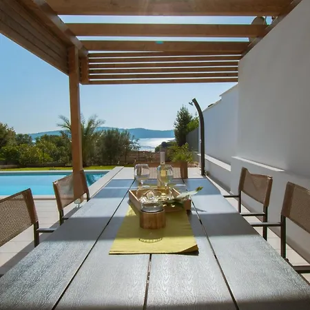 Villa Pergosa Mit Meerblick In Medulin,istrien - By Istrabook Pomer
