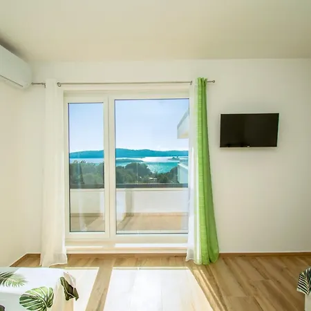 Villa Pergosa Mit Meerblick In Medulin,istrien - By Istrabook Pomer